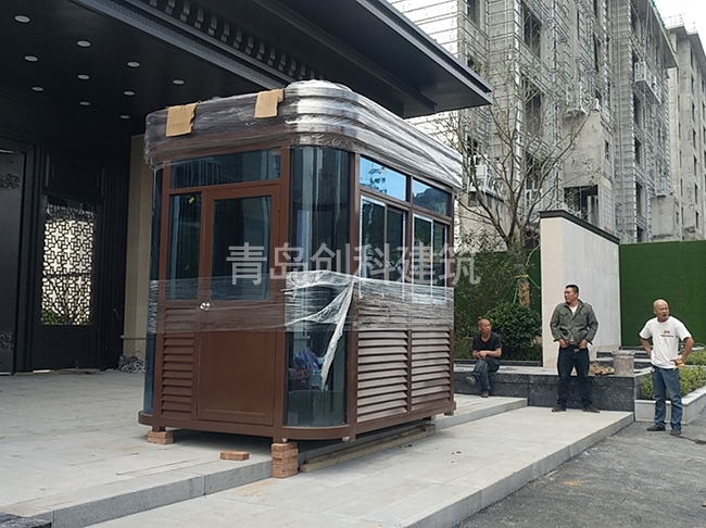 日照不锈钢岗亭安装于海信地产